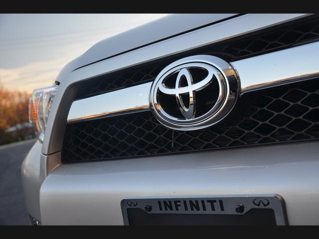 Toyota 4Runner 2013 photo 3