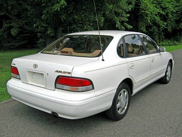 Toyota Avalon 1995 photo 2