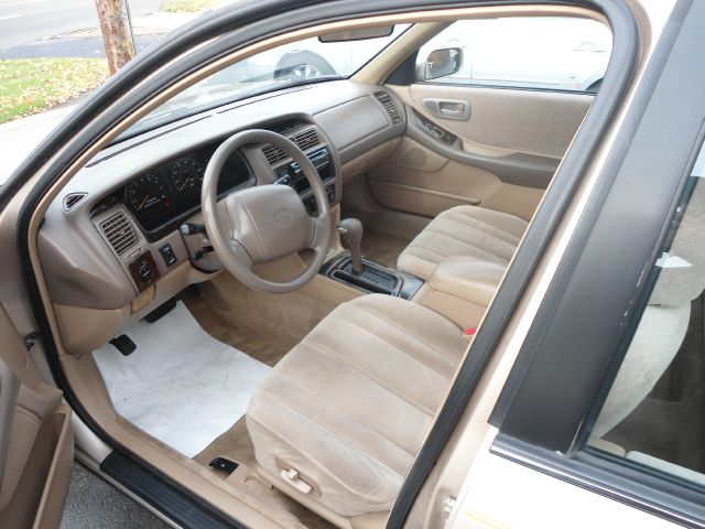 Toyota Avalon 1996 photo 1