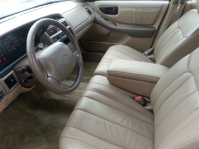 Toyota Avalon 1997 photo 3