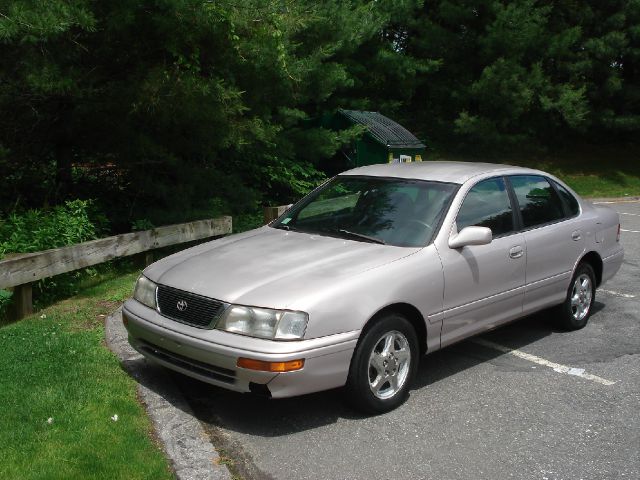 Toyota Avalon 1997 photo 1