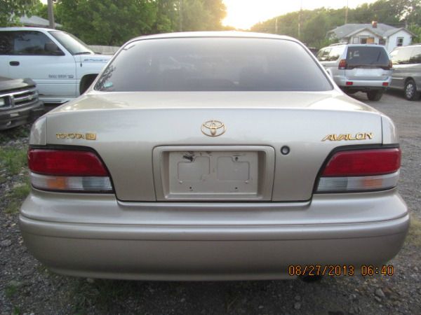 Toyota Avalon 1997 photo 1