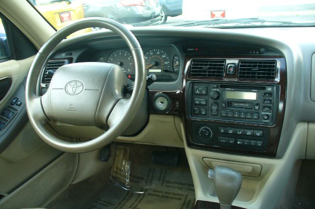Toyota Avalon 1998 photo 2
