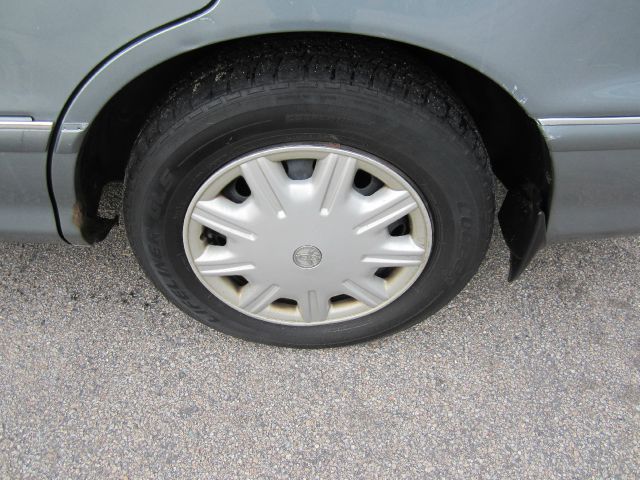 Toyota Avalon 1998 photo 1