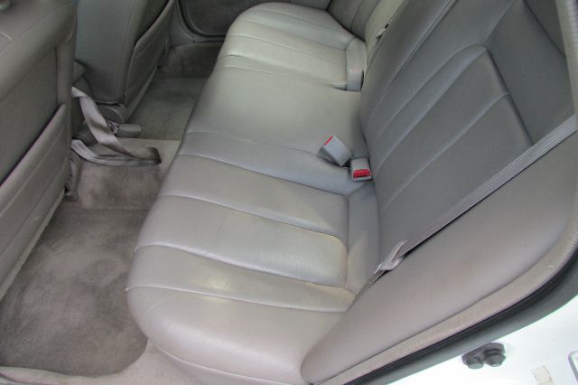 Toyota Avalon 1998 photo 3