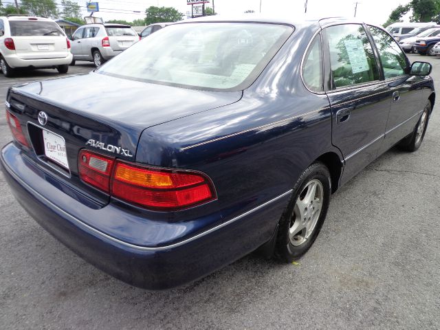 Toyota Avalon Sport 4WD Sedan