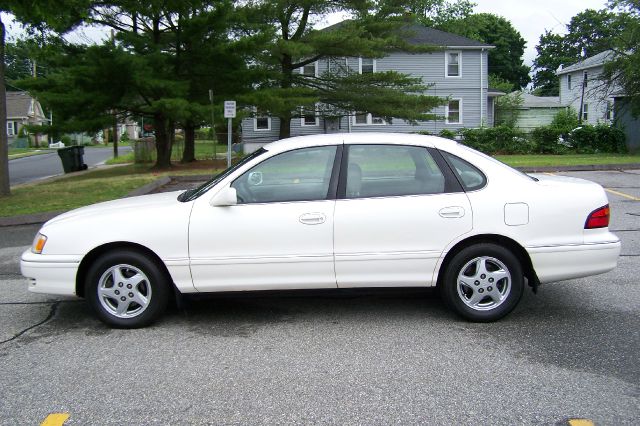 Toyota Avalon Sport 4WD Sedan