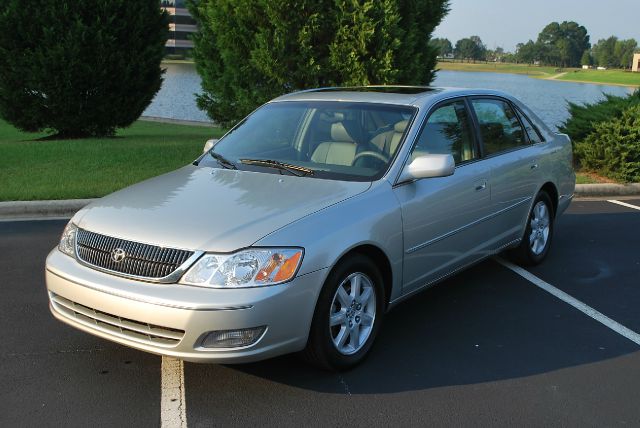 Toyota Avalon 2000 photo 1