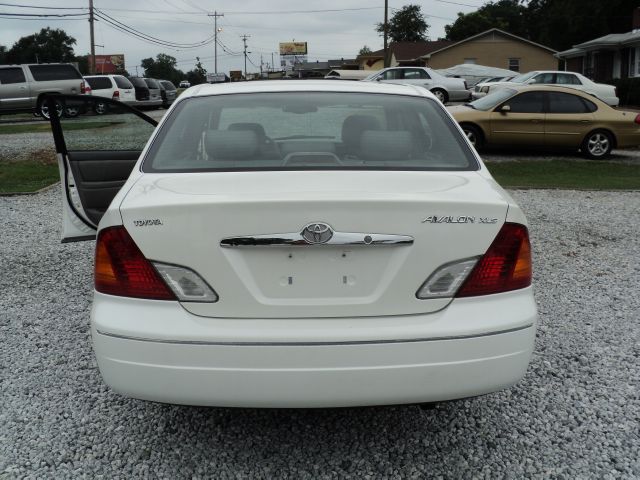 Toyota Avalon 2000 photo 1