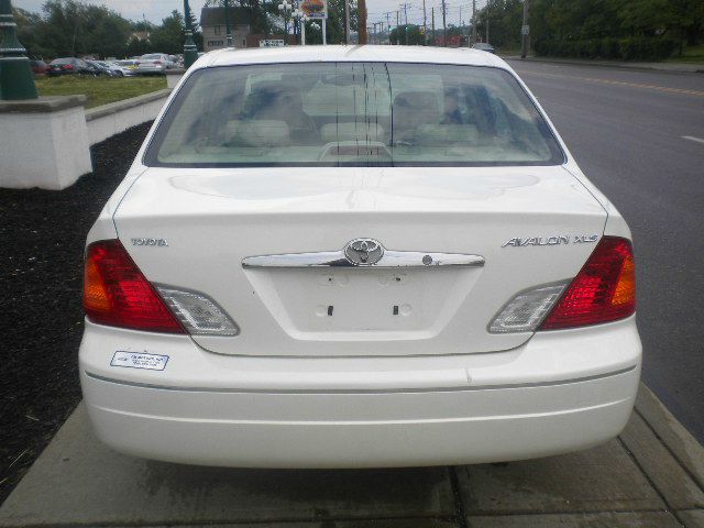 Toyota Avalon Sport 4WD Sedan