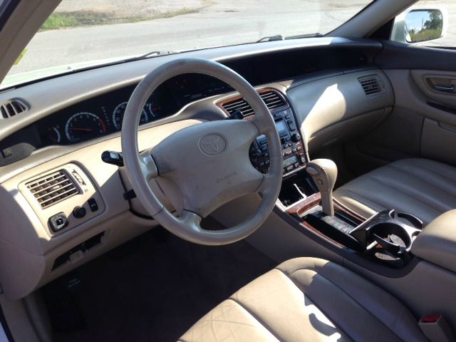 Toyota Avalon 2001 photo 2