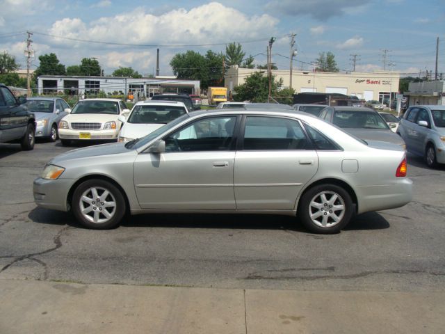 Toyota Avalon XLS Sedan