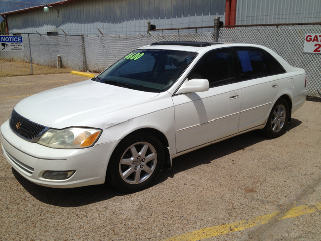 Toyota Avalon XLS Sedan