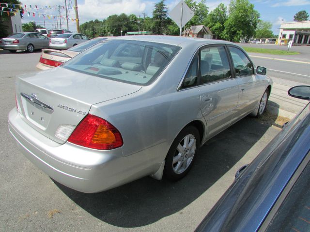 Toyota Avalon 2001 photo 1