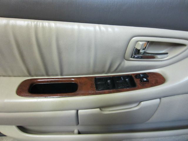 Toyota Avalon 2001 photo 1