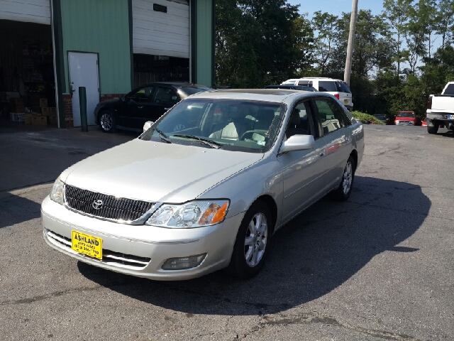 Toyota Avalon XLS Sedan