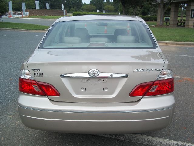 Toyota Avalon 2003 photo 1