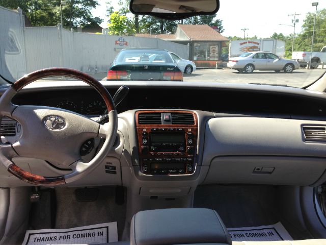 Toyota Avalon 2003 photo 1