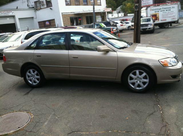 Toyota Avalon 2004 photo 1