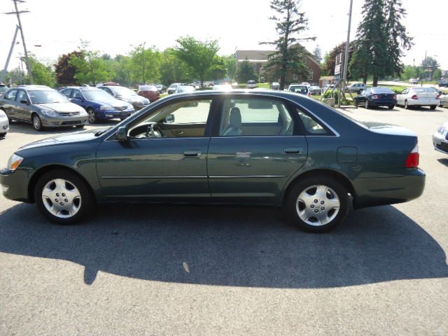 Toyota Avalon XLS Sedan