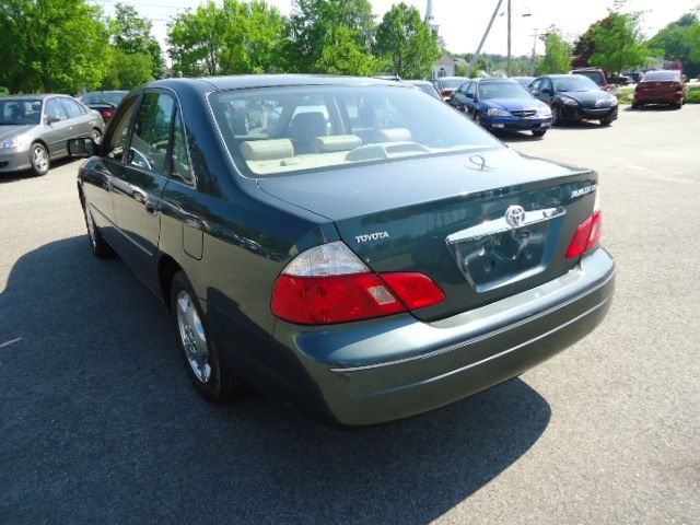 Toyota Avalon 2004 photo 2