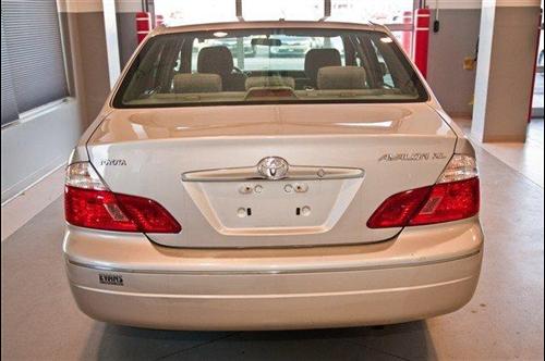 Toyota Avalon 2004 photo 3