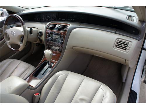 Toyota Avalon 2004 photo 2