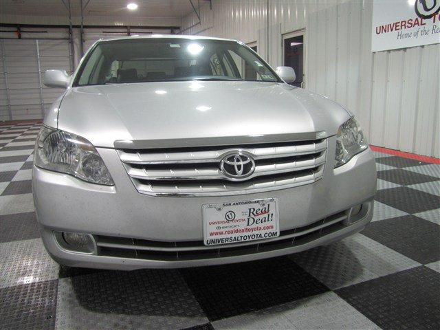 Toyota Avalon SLT 25 Sedan
