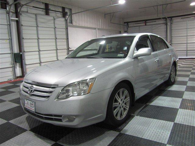 Toyota Avalon 2005 photo 1