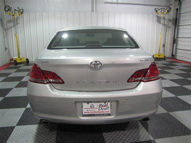 Toyota Avalon 2005 photo 4