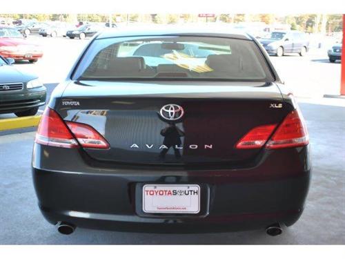 Toyota Avalon 2005 photo 2