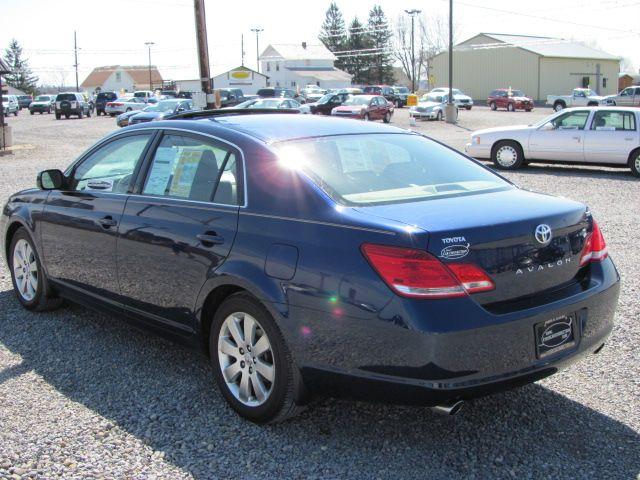 Toyota Avalon 2005 photo 2