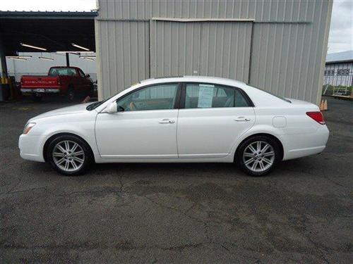 Toyota Avalon 2005 photo 1