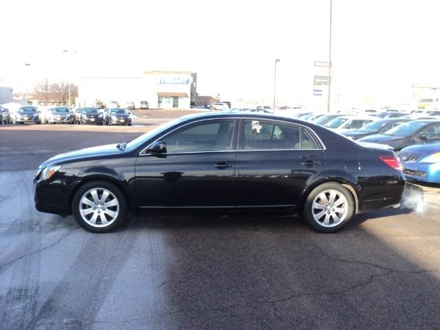 Toyota Avalon XLS Sedan