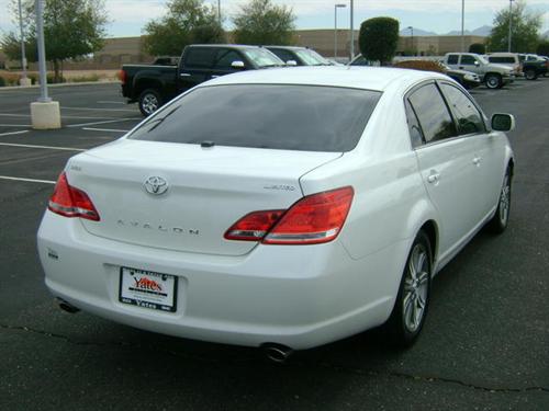 Toyota Avalon 2005 photo 2