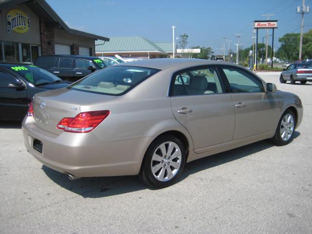 Toyota Avalon 2005 photo 2