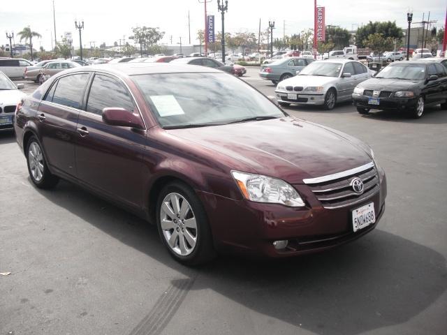 Toyota Avalon 2005 photo 2