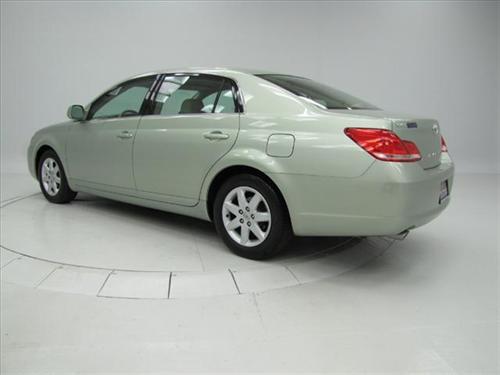 Toyota Avalon 2005 photo 2