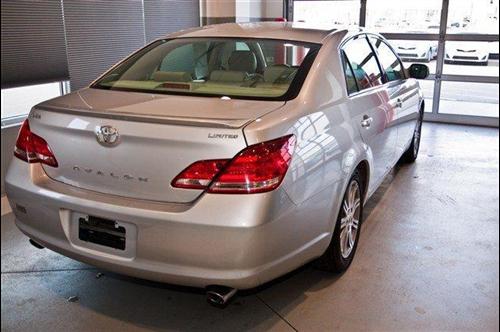 Toyota Avalon 2005 photo 2