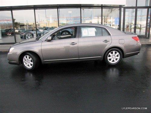 Toyota Avalon 2005 photo 2