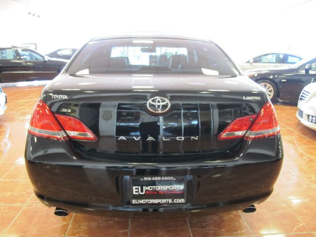 Toyota Avalon SLT 25 Sedan