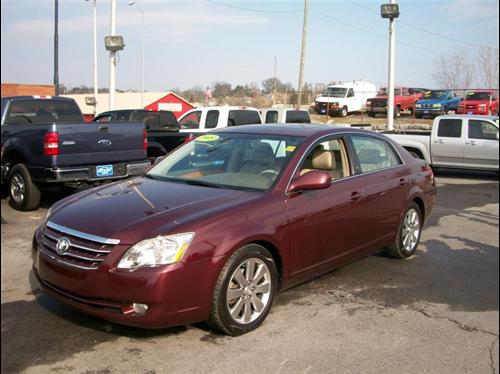 Toyota Avalon 2005 photo 1