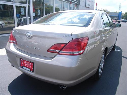 Toyota Avalon 2005 photo 4