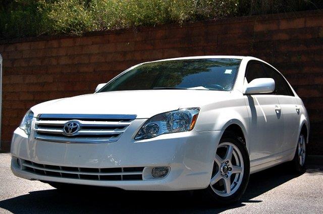 Toyota Avalon 2005 photo 2