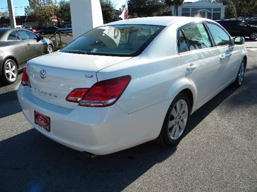 Toyota Avalon 2005 photo 2