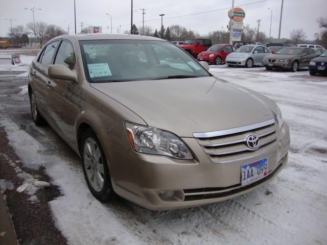 Toyota Avalon Ertible Z28 Sedan