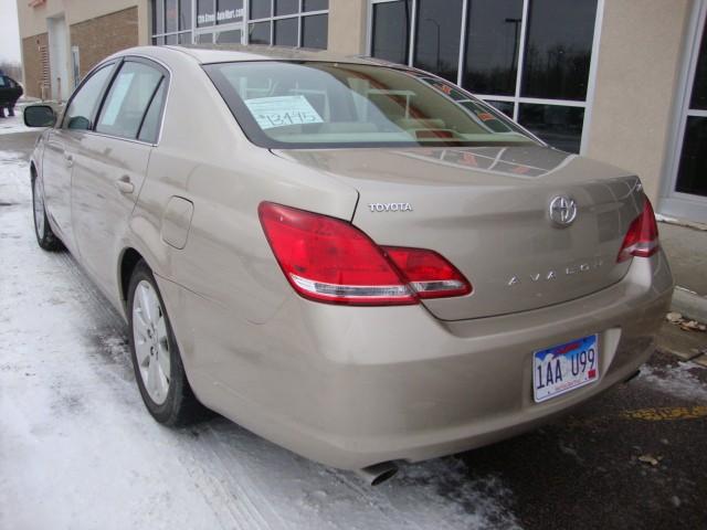 Toyota Avalon 2005 photo 1