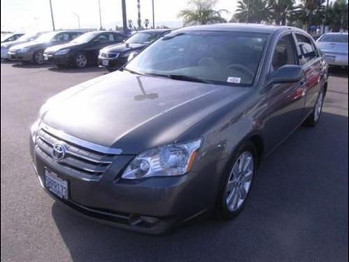 Toyota Avalon 2005 photo 2