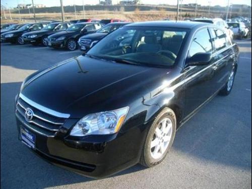 Toyota Avalon 2005 photo 2