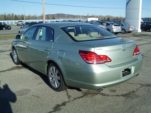 Toyota Avalon 2005 photo 2